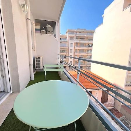 Joli Studio - Studio Neuf Terrasse Clim Wi-Fi 2 Min. Des Plages Antibes Esterno foto